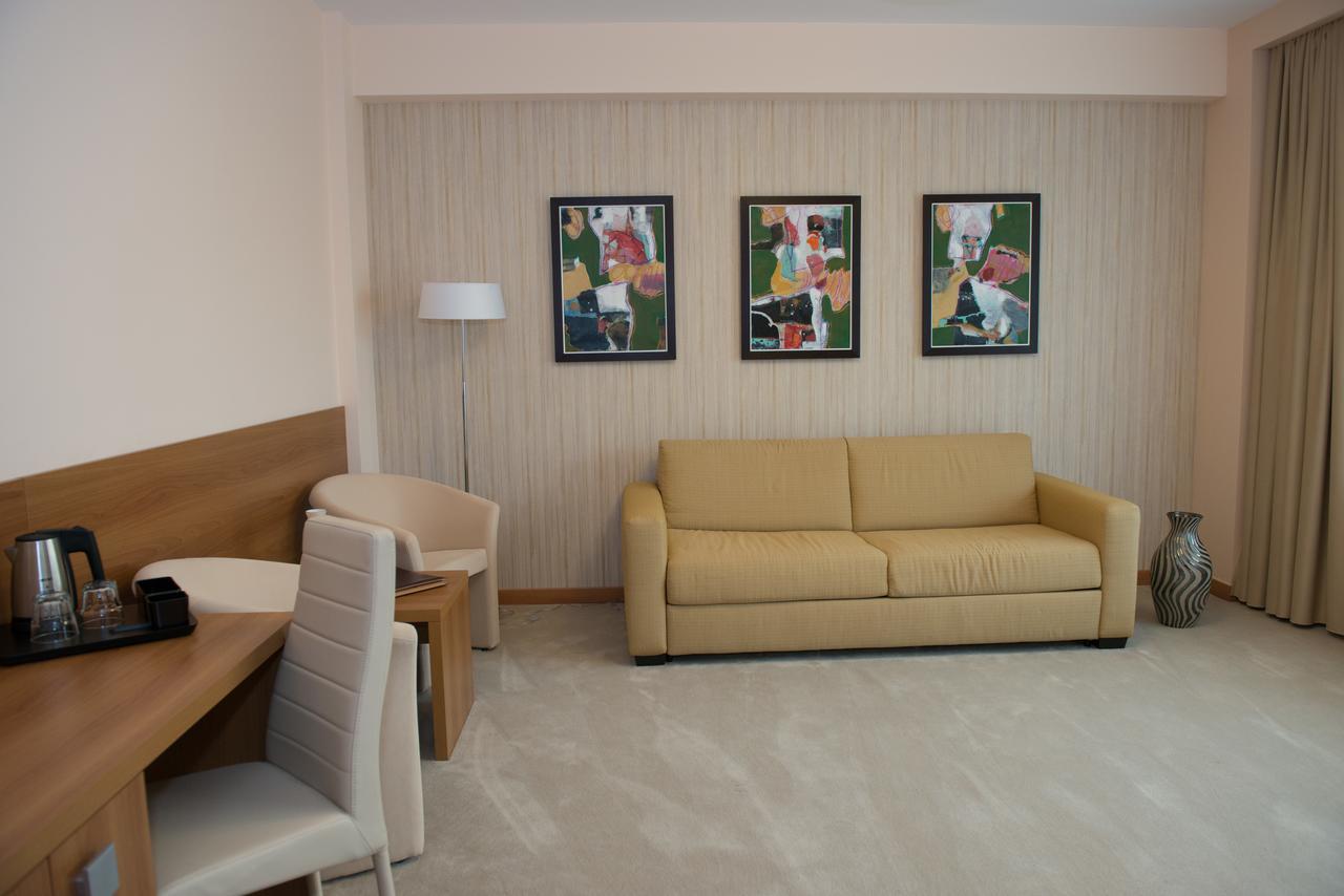 Hotel Tts**** Spa&Wellness Covasna Exterior foto