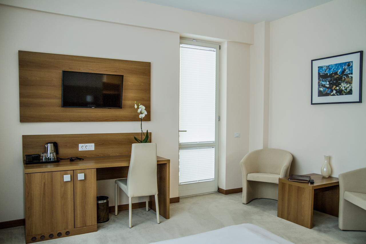 Hotel Tts**** Spa&Wellness Covasna Exterior foto